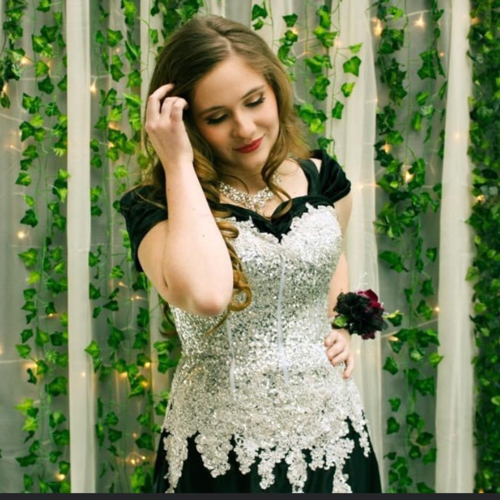 Jovani Dress Size 4 COSTUM UNIQUE Prom